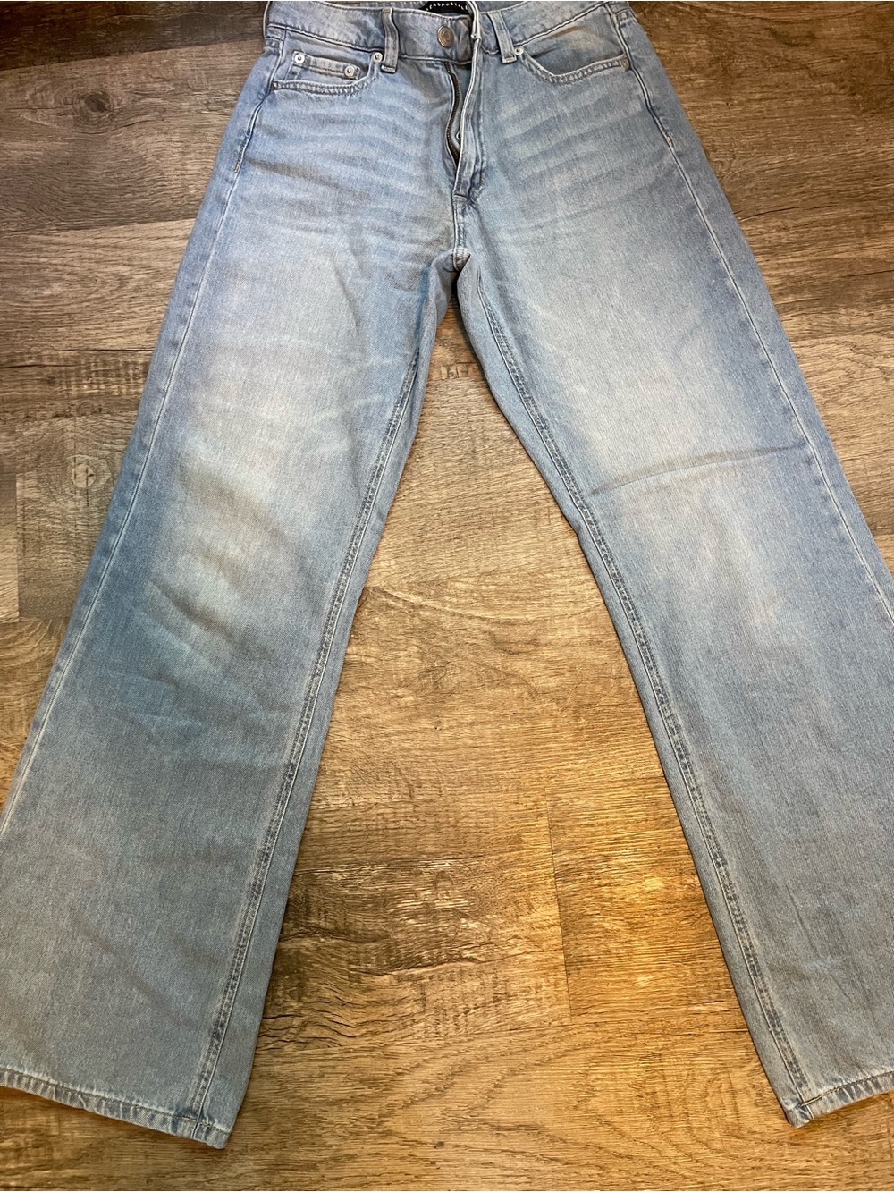 Women’s Aeropostale Light Blue jeans size 2 wide leg high rise like new
